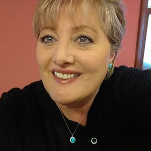 Meet your Posher, Hollie